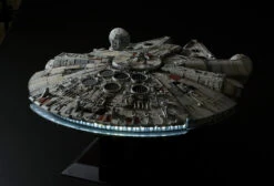 1/72 BANDAI Millennium Falcon "Perfect Grade" Ca. 49cm Groß -Models Land Verkauf 2115 1 72 BANDAI Millennium Falcon Perfect Grade ca 49cm gross 2
